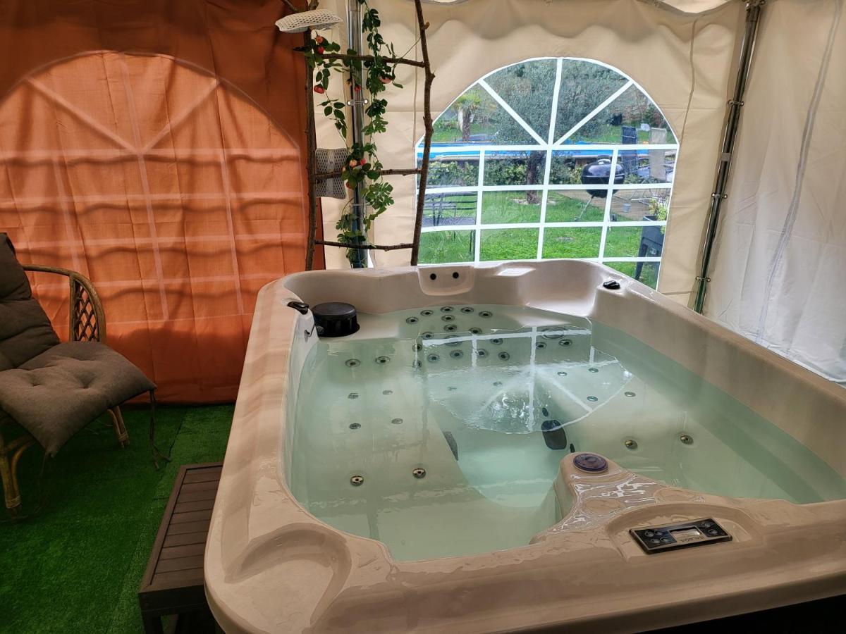 Choisy Le Jacuzzi Choisy-au-Bac Exterior foto